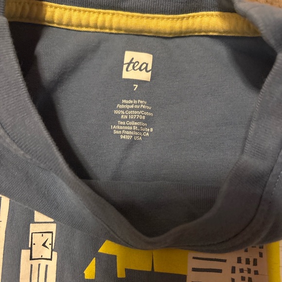 Tea Collection Blue Tokyo Graphic Long Sleeve Tee Size 7- like new - Picture 2 of 2